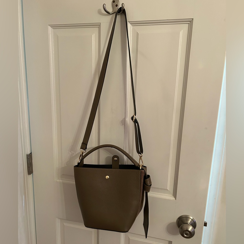 FLORENCE LEATHER MARKET BUCKET BAG